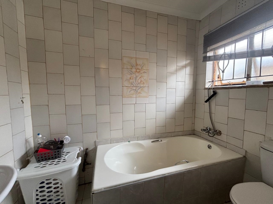 3 Bedroom Property for Sale in Protea North Gauteng