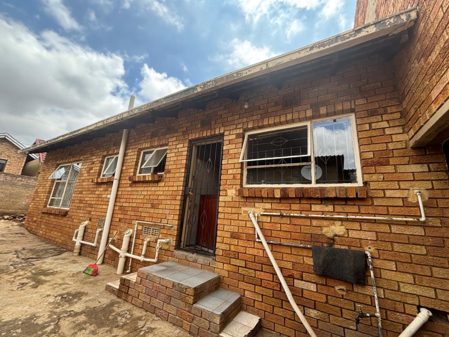 3 Bedroom Property for Sale in Protea North Gauteng