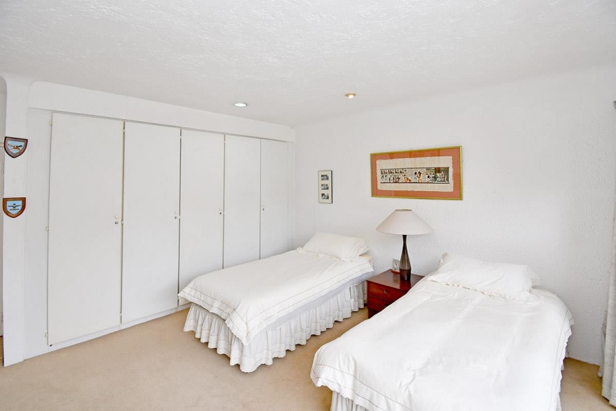 4 Bedroom Property for Sale in Benmore Gardens Gauteng