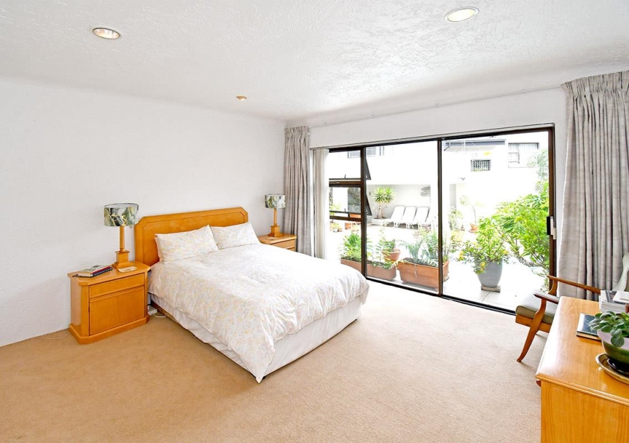 4 Bedroom Property for Sale in Benmore Gardens Gauteng