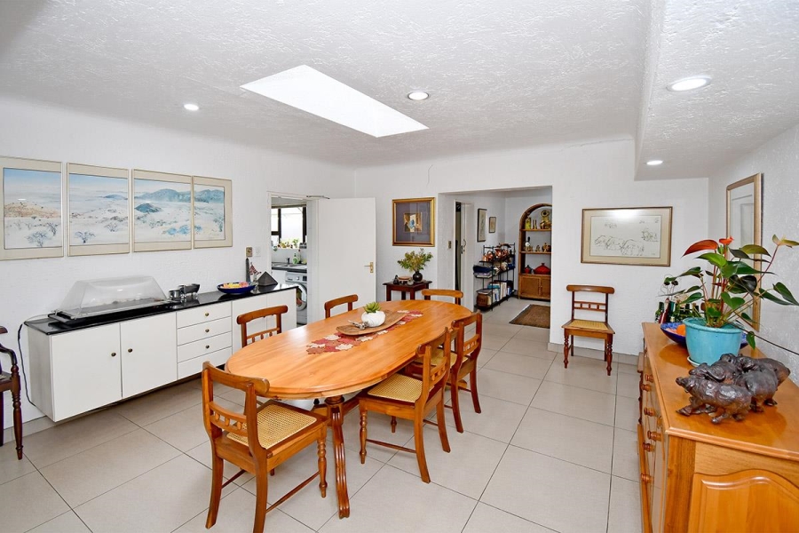 4 Bedroom Property for Sale in Benmore Gardens Gauteng