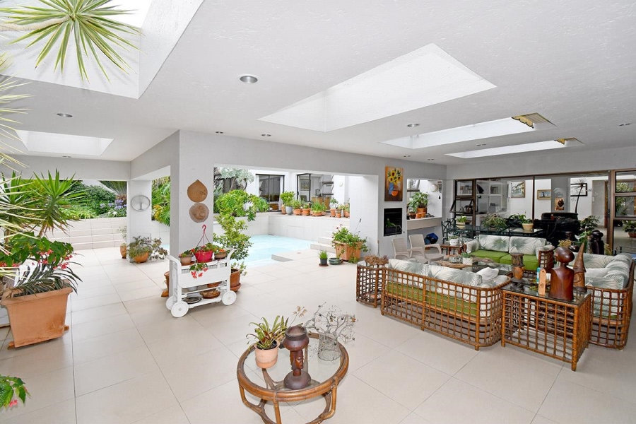 4 Bedroom Property for Sale in Benmore Gardens Gauteng