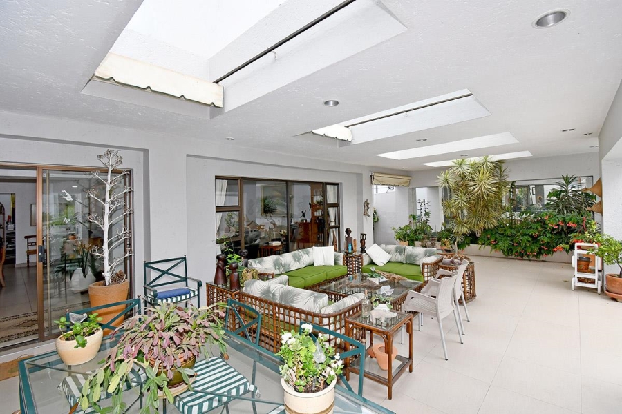 4 Bedroom Property for Sale in Benmore Gardens Gauteng