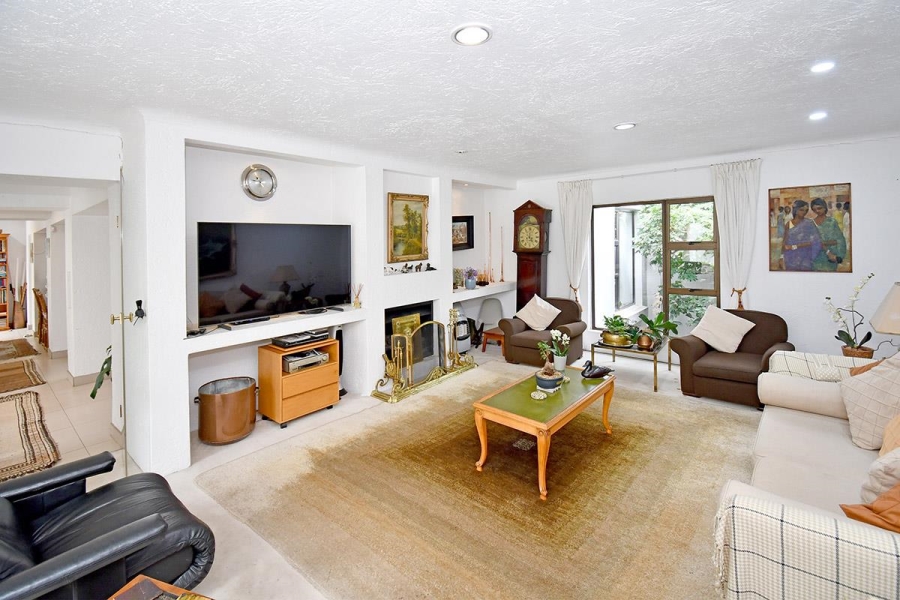 4 Bedroom Property for Sale in Benmore Gardens Gauteng