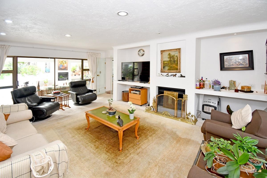 4 Bedroom Property for Sale in Benmore Gardens Gauteng