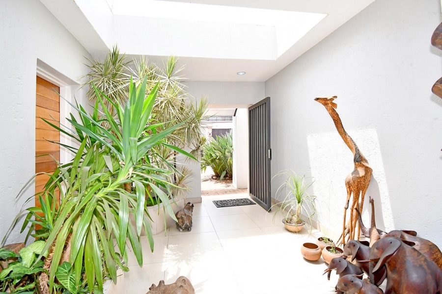 4 Bedroom Property for Sale in Benmore Gardens Gauteng