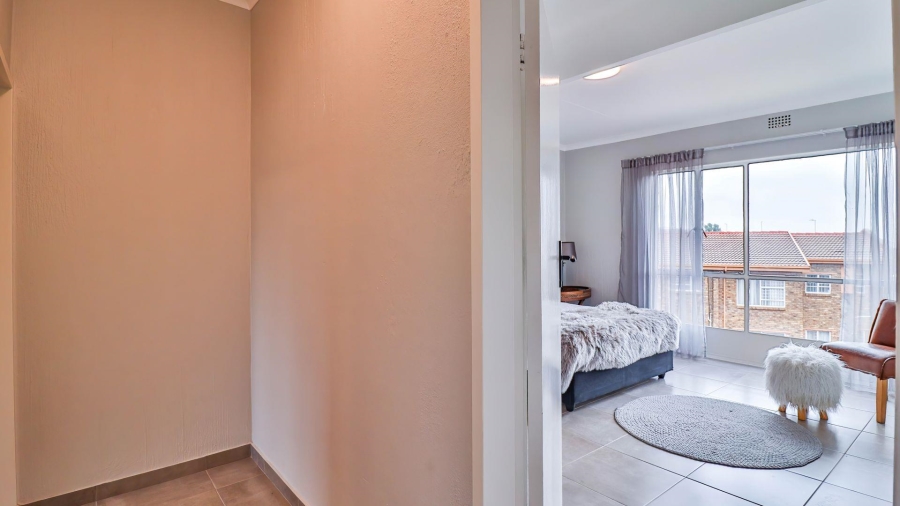 To Let 2 Bedroom Property for Rent in Kloofendal Gauteng