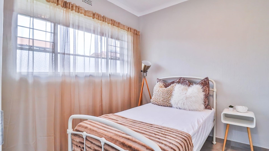 To Let 2 Bedroom Property for Rent in Kloofendal Gauteng