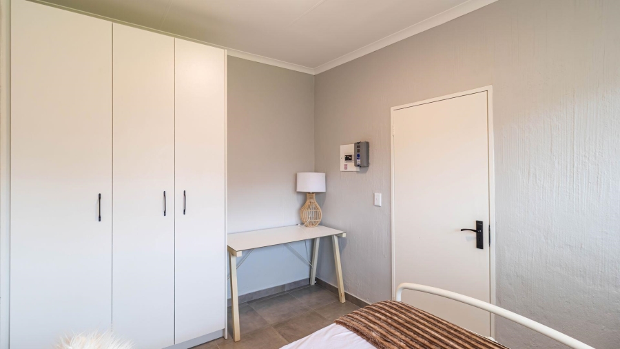 To Let 2 Bedroom Property for Rent in Kloofendal Gauteng