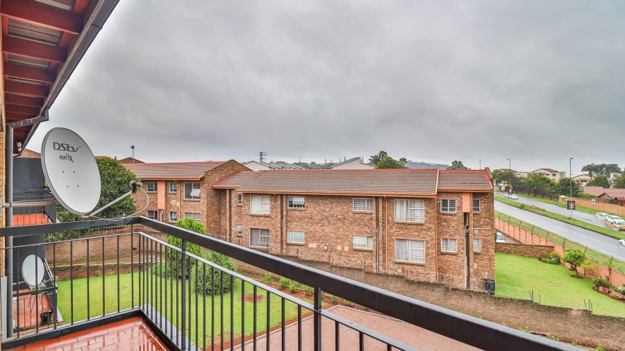 To Let 2 Bedroom Property for Rent in Kloofendal Gauteng