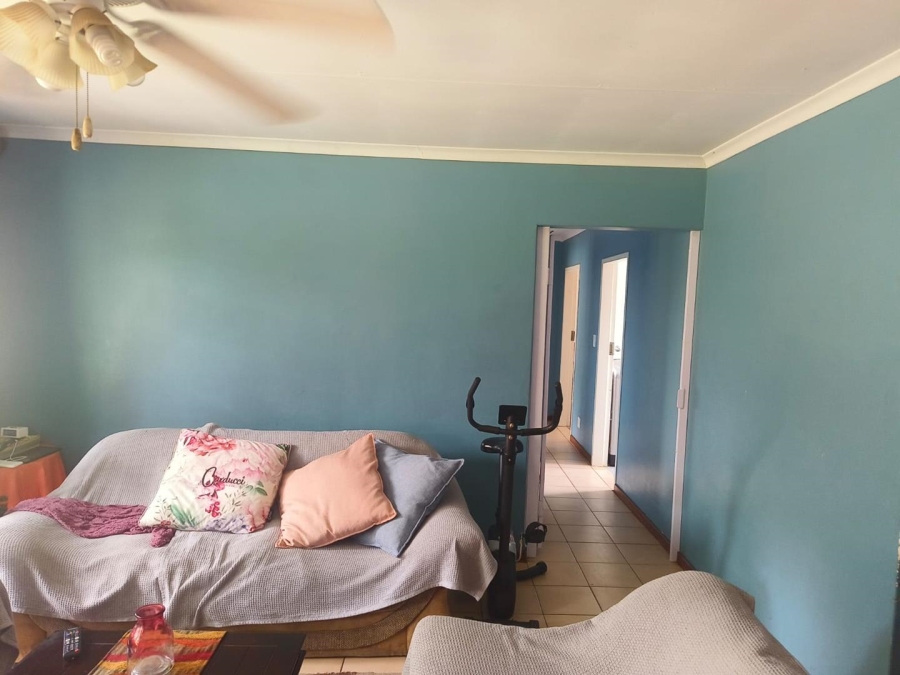 To Let 3 Bedroom Property for Rent in La Montagne Gauteng