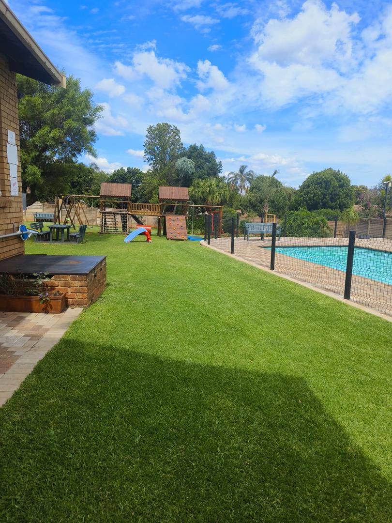 To Let 3 Bedroom Property for Rent in La Montagne Gauteng