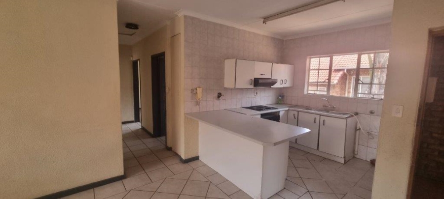 3 Bedroom Property for Sale in Glenvista Gauteng