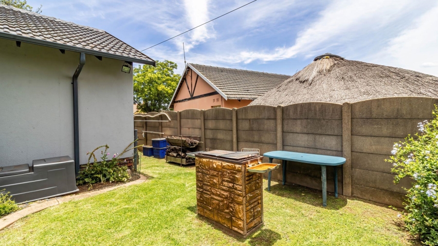 3 Bedroom Property for Sale in Mackenzie Park Gauteng