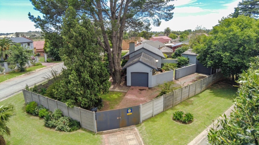 3 Bedroom Property for Sale in Mackenzie Park Gauteng