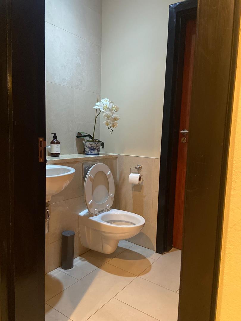 1 Bedroom Property for Sale in Sandton Central Gauteng