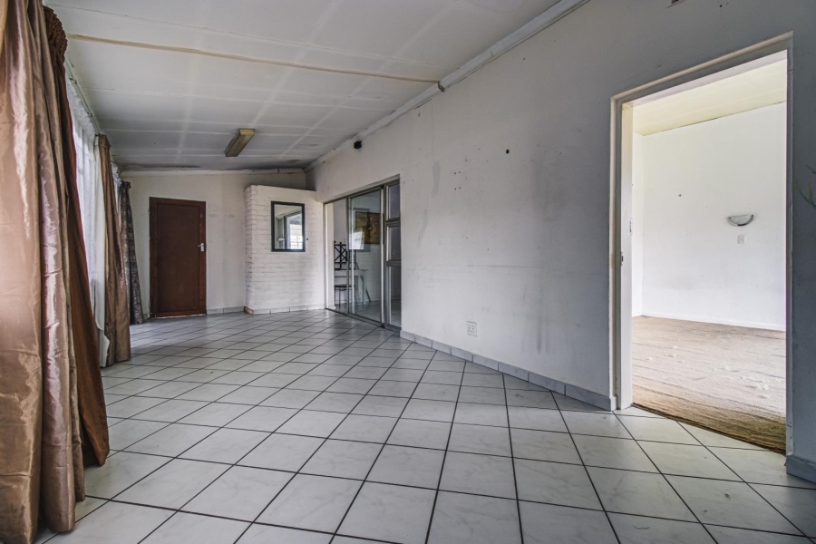 5 Bedroom Property for Sale in Northmead Gauteng