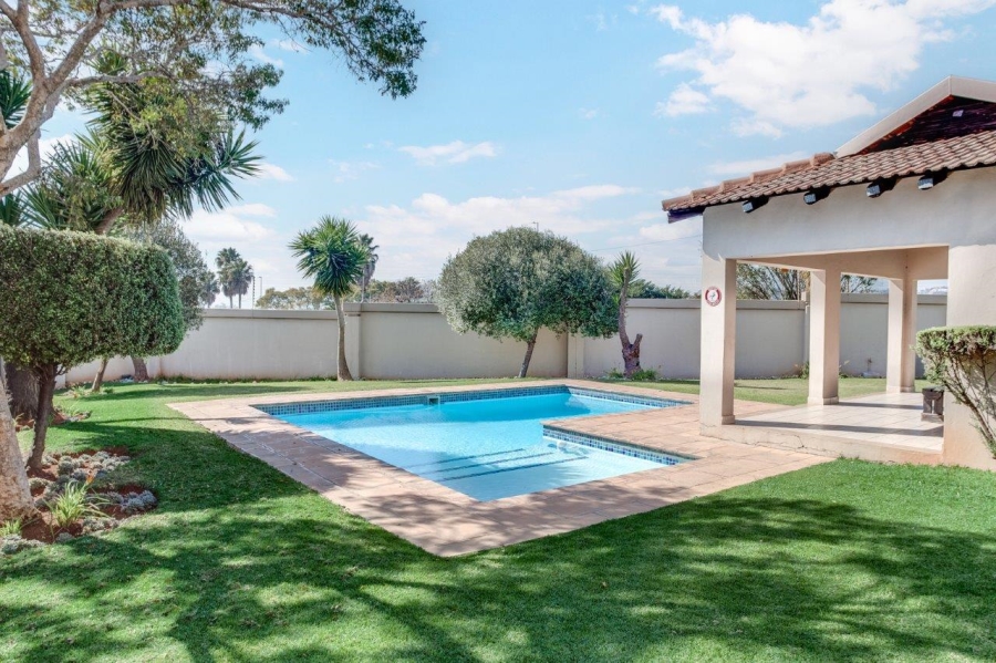 3 Bedroom Property for Sale in Weltevreden Park Gauteng