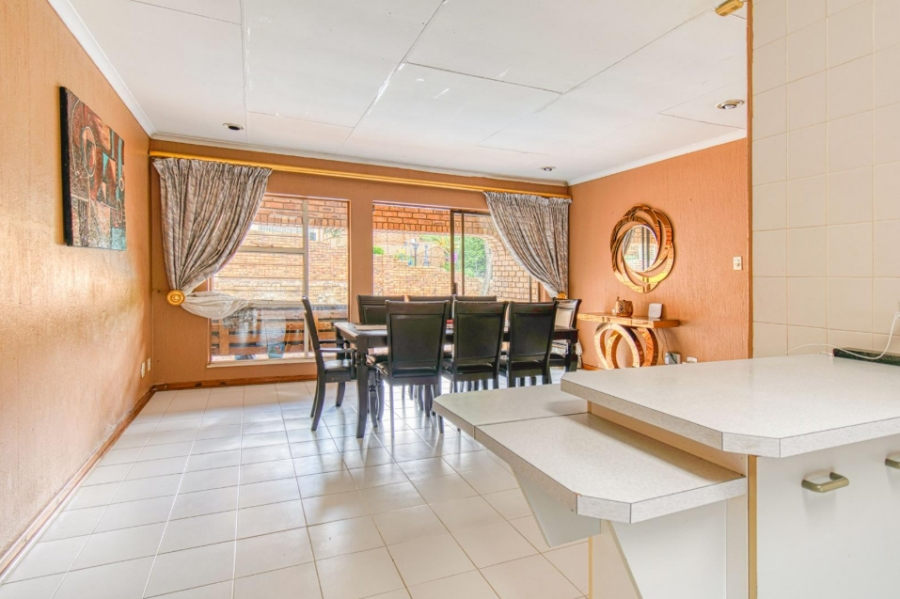 4 Bedroom Property for Sale in Bassonia Gauteng