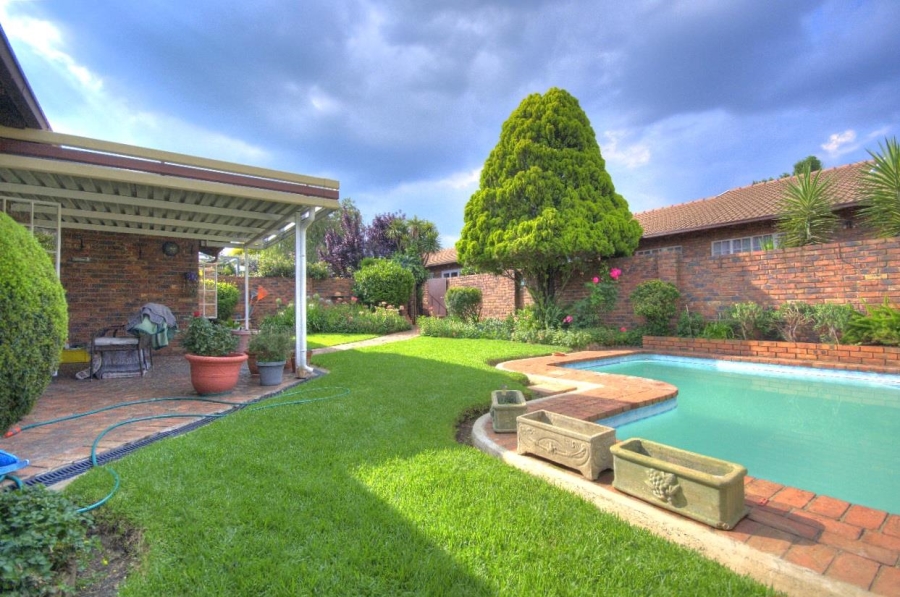 3 Bedroom Property for Sale in Brackenhurst Gauteng