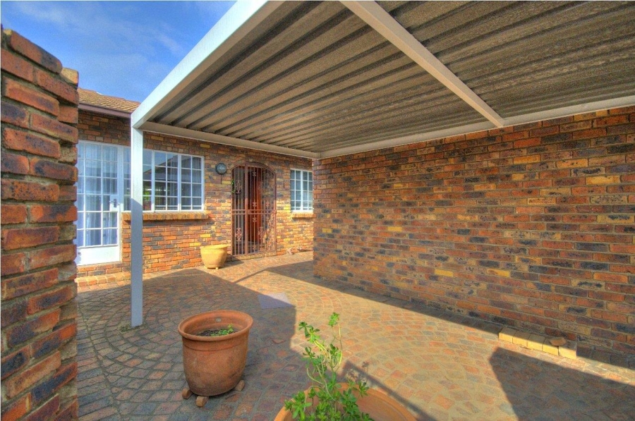 3 Bedroom Property for Sale in Brackenhurst Gauteng