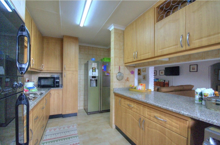 3 Bedroom Property for Sale in Brackenhurst Gauteng