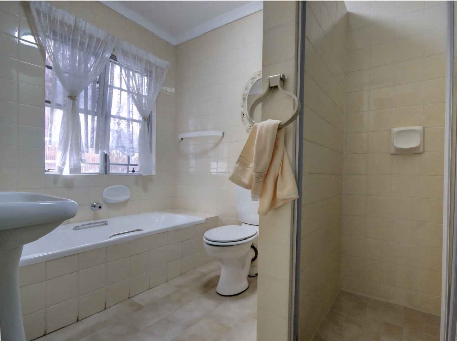 3 Bedroom Property for Sale in Brackenhurst Gauteng