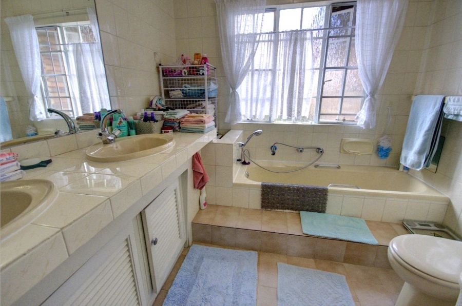 3 Bedroom Property for Sale in Brackenhurst Gauteng