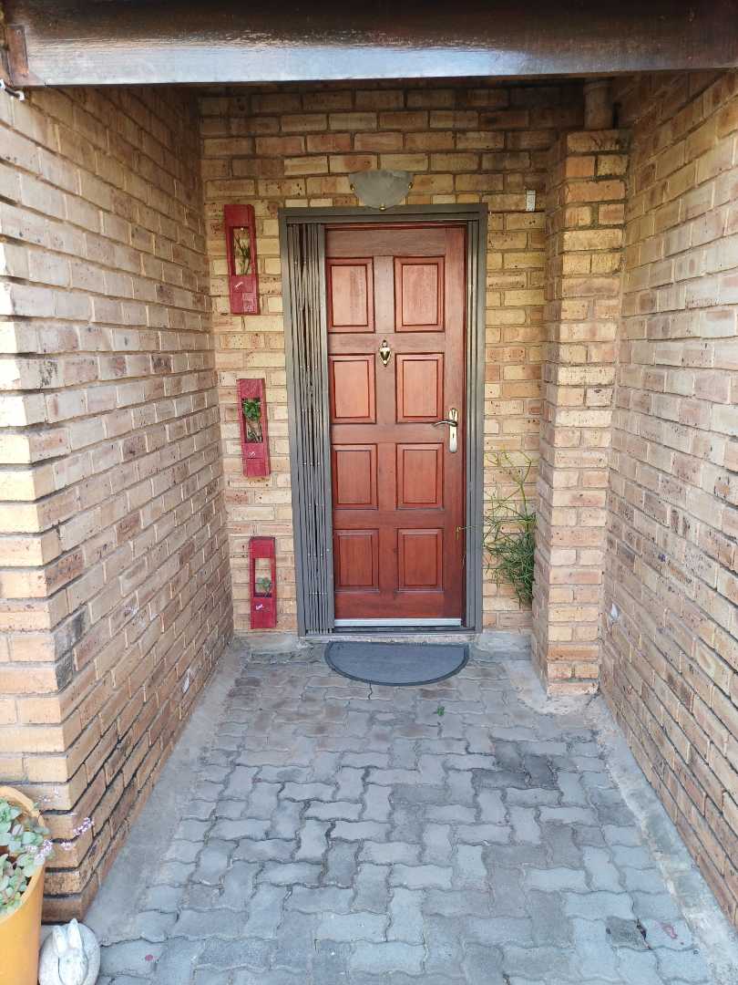 To Let 3 Bedroom Property for Rent in Ruimsig Gauteng