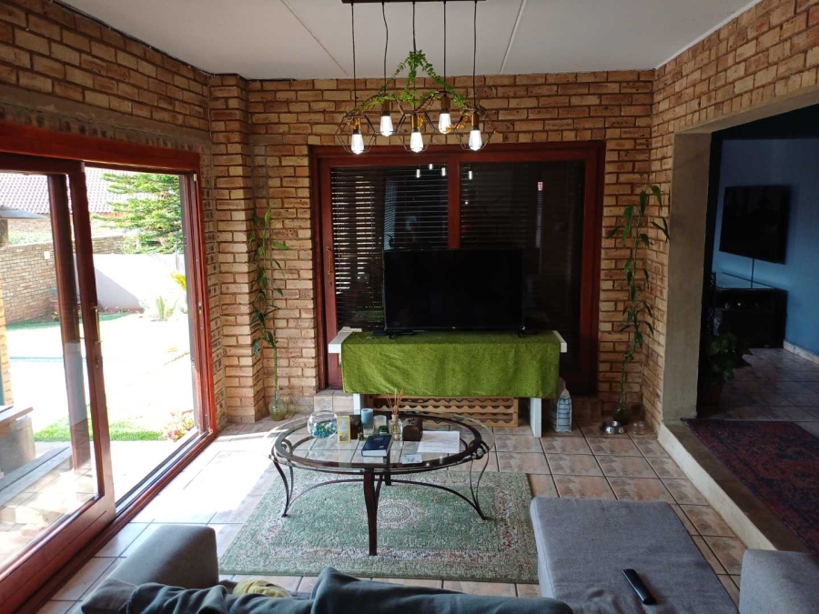 To Let 3 Bedroom Property for Rent in Ruimsig Gauteng