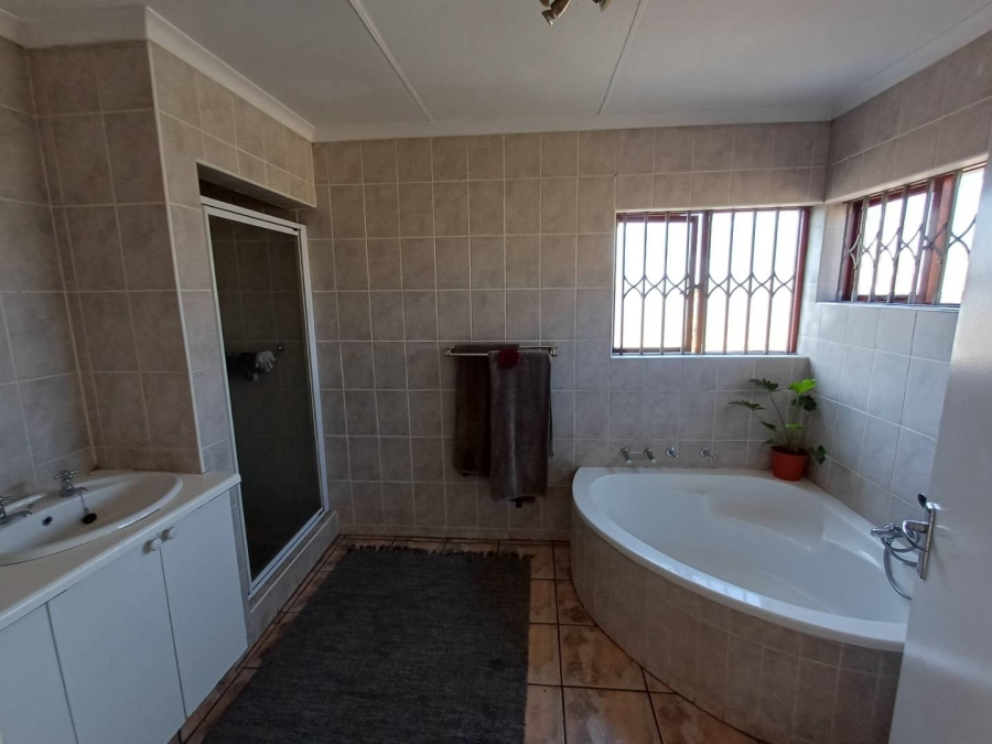 To Let 3 Bedroom Property for Rent in Ruimsig Gauteng