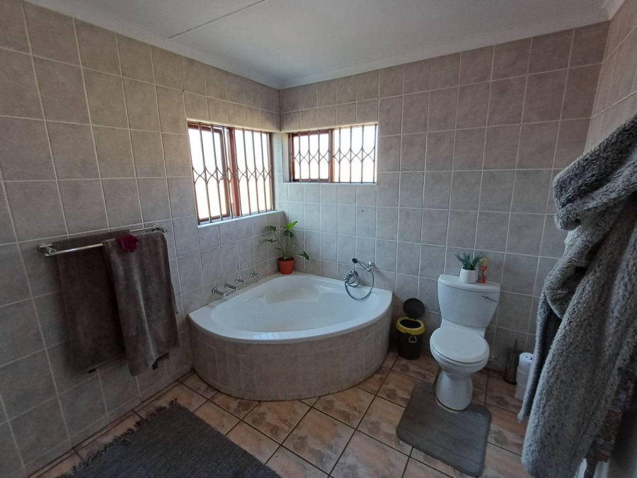 To Let 3 Bedroom Property for Rent in Ruimsig Gauteng