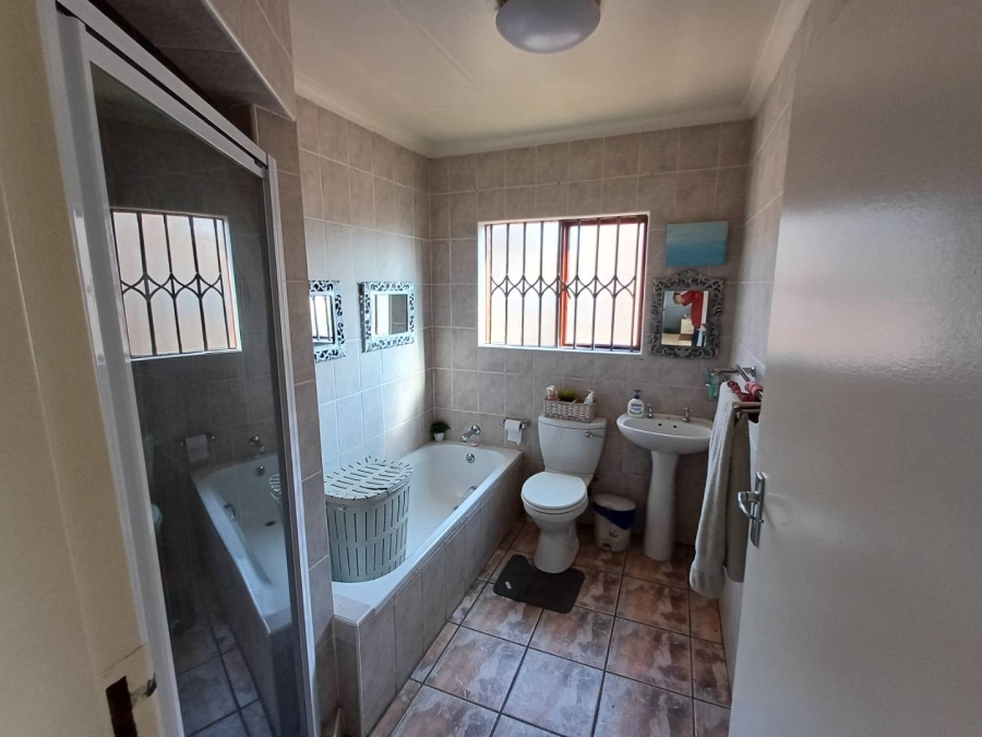 To Let 3 Bedroom Property for Rent in Ruimsig Gauteng