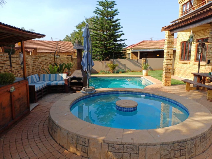 To Let 3 Bedroom Property for Rent in Ruimsig Gauteng