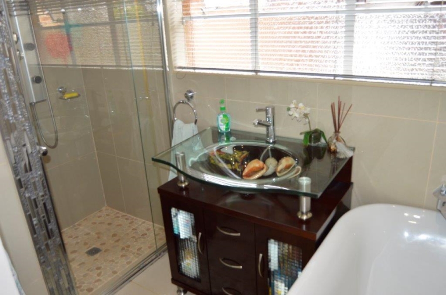 4 Bedroom Property for Sale in Esther Park Gauteng