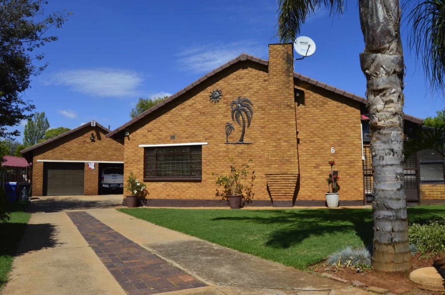 4 Bedroom Property for Sale in Esther Park Gauteng