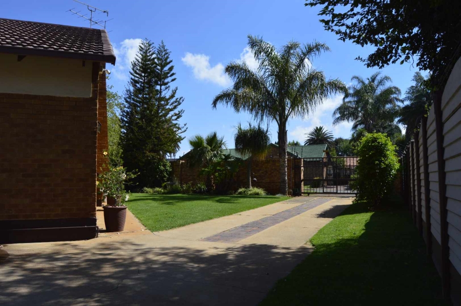 4 Bedroom Property for Sale in Esther Park Gauteng