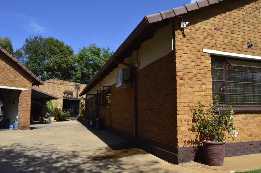 4 Bedroom Property for Sale in Esther Park Gauteng