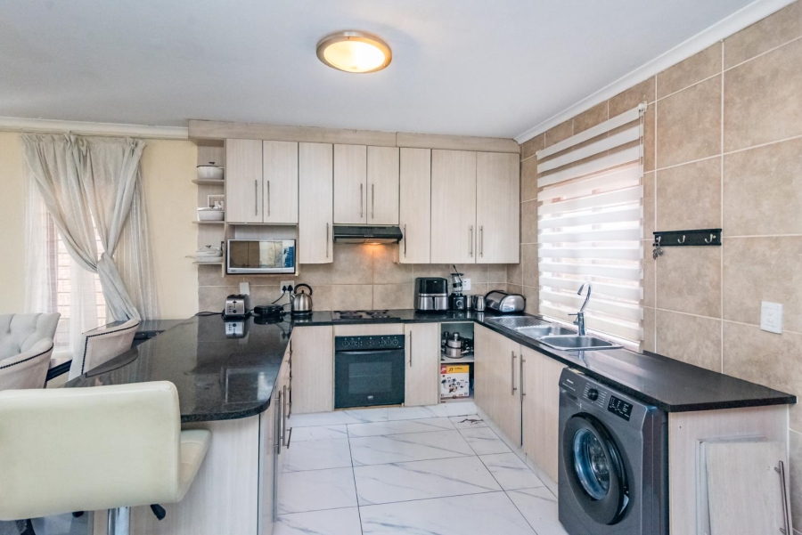 3 Bedroom Property for Sale in Willowbrook Gauteng