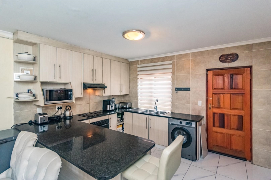 3 Bedroom Property for Sale in Willowbrook Gauteng