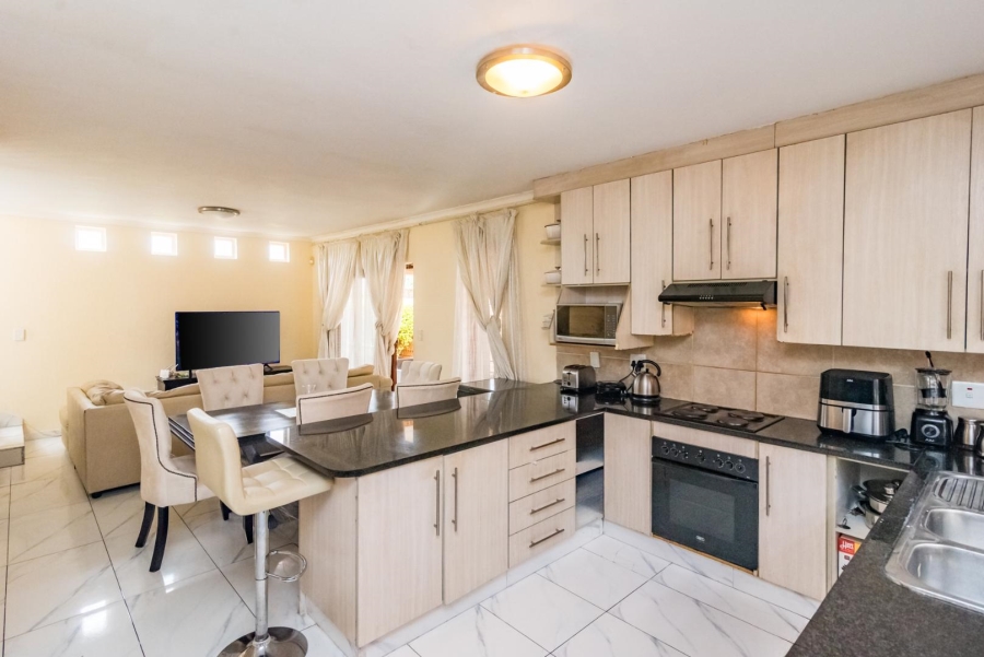 3 Bedroom Property for Sale in Willowbrook Gauteng