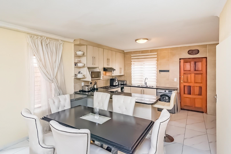 3 Bedroom Property for Sale in Willowbrook Gauteng