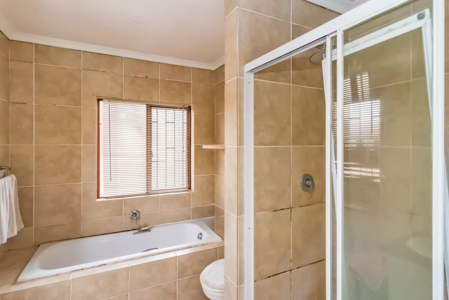 3 Bedroom Property for Sale in Willowbrook Gauteng