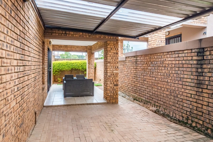 3 Bedroom Property for Sale in Willowbrook Gauteng