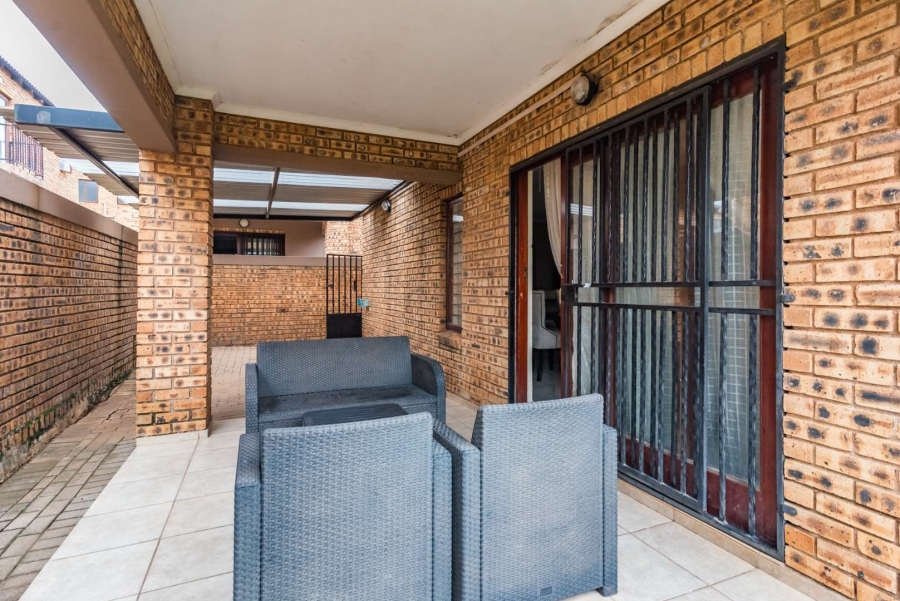 3 Bedroom Property for Sale in Willowbrook Gauteng