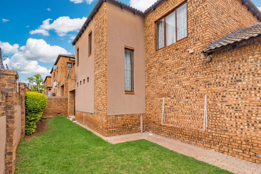 3 Bedroom Property for Sale in Willowbrook Gauteng
