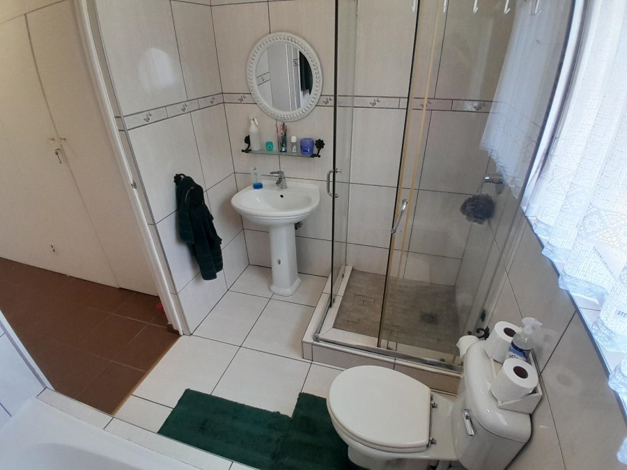 3 Bedroom Property for Sale in South Crest Gauteng