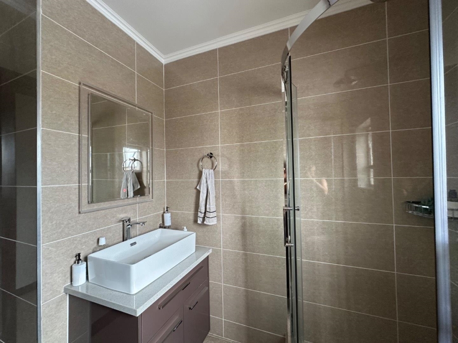 To Let 2 Bedroom Property for Rent in Blue Hills Gauteng