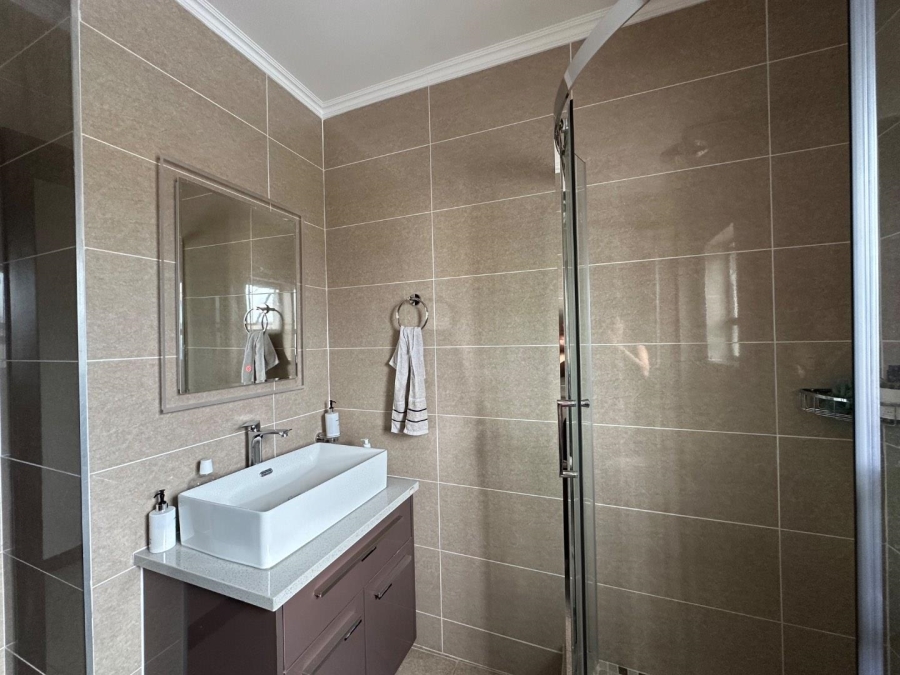 To Let 2 Bedroom Property for Rent in Blue Hills Gauteng