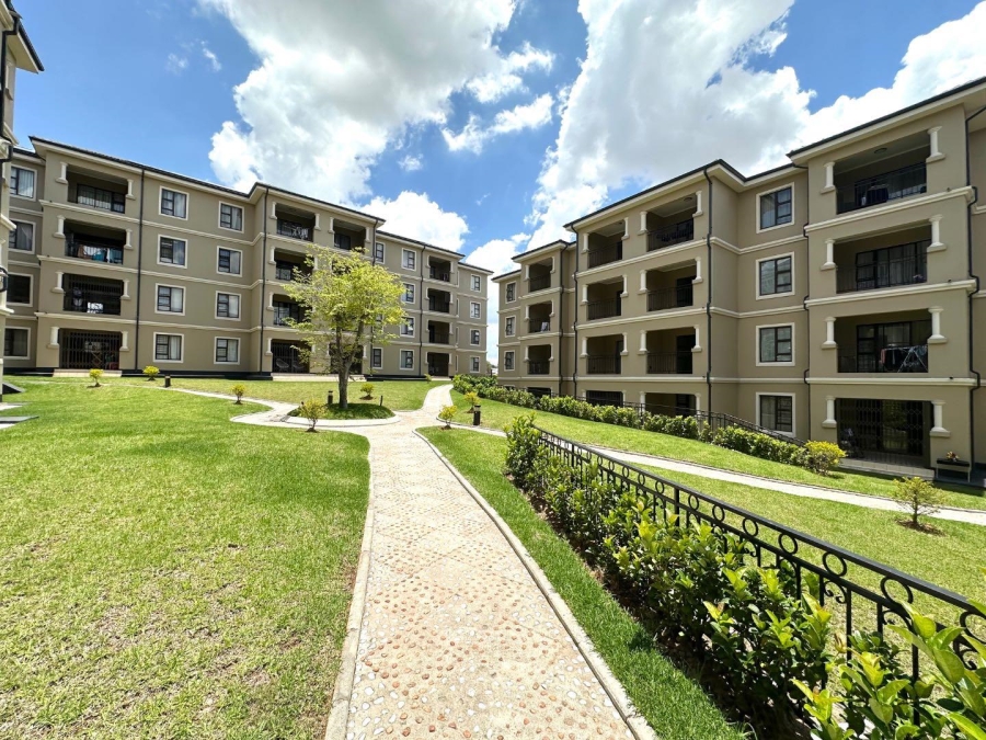 To Let 2 Bedroom Property for Rent in Blue Hills Gauteng